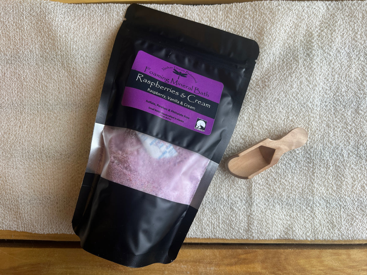 Raspberries & Cream Everyday Foaming Mineral Bath